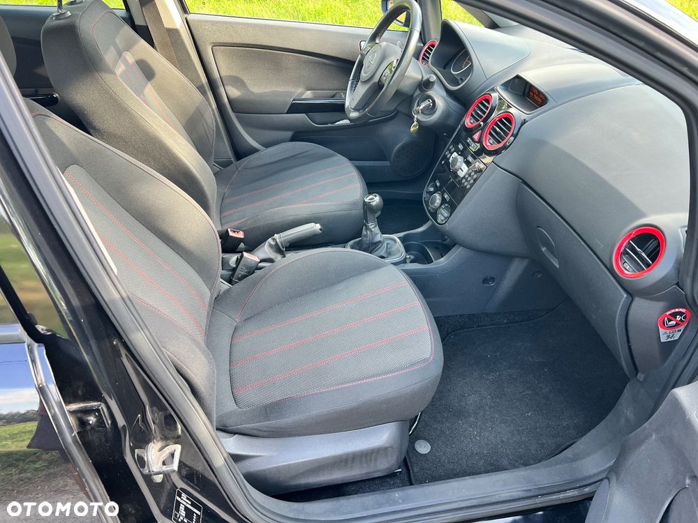 Opel Corsa 1.4 16V Cosmo - 8