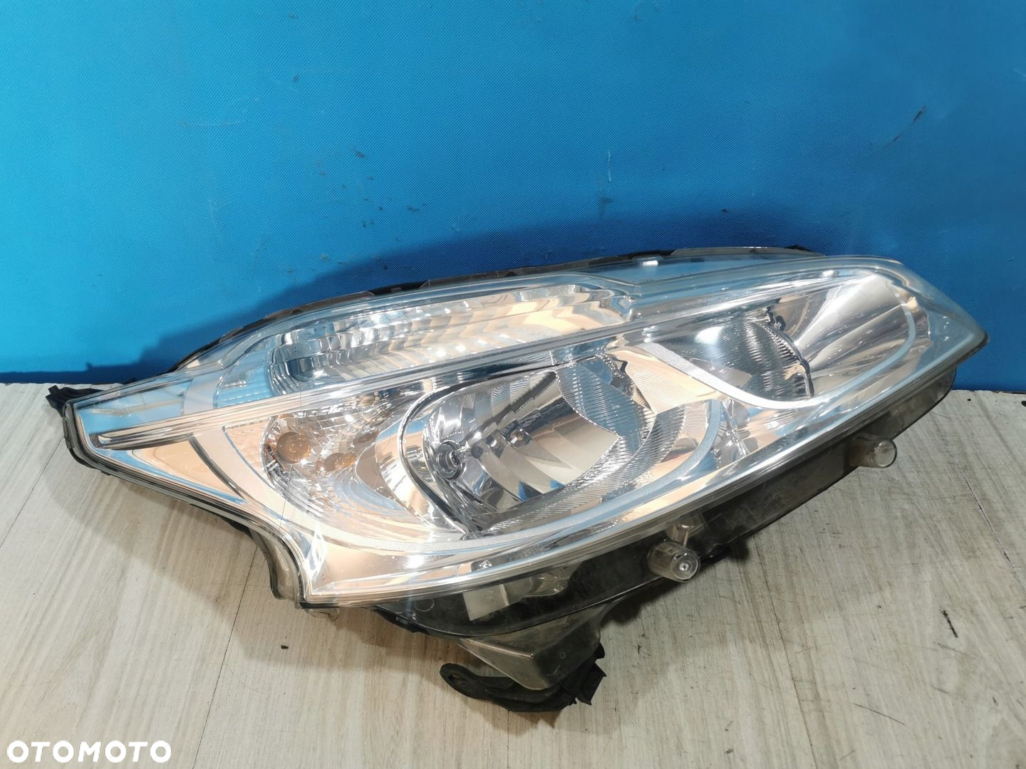 Peugeot 208 2012/2015 lampa reflektor prawa Anglik UK - 2