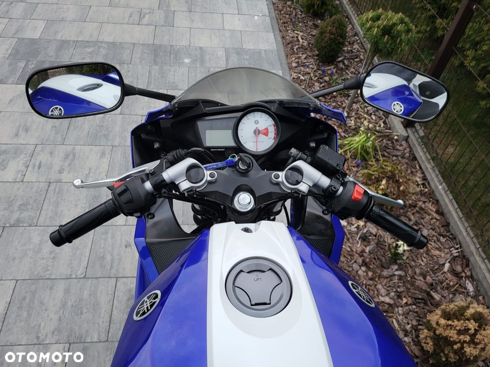 Yamaha YZF - 24