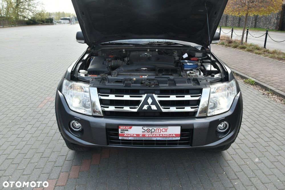 Mitsubishi Pajero - 21