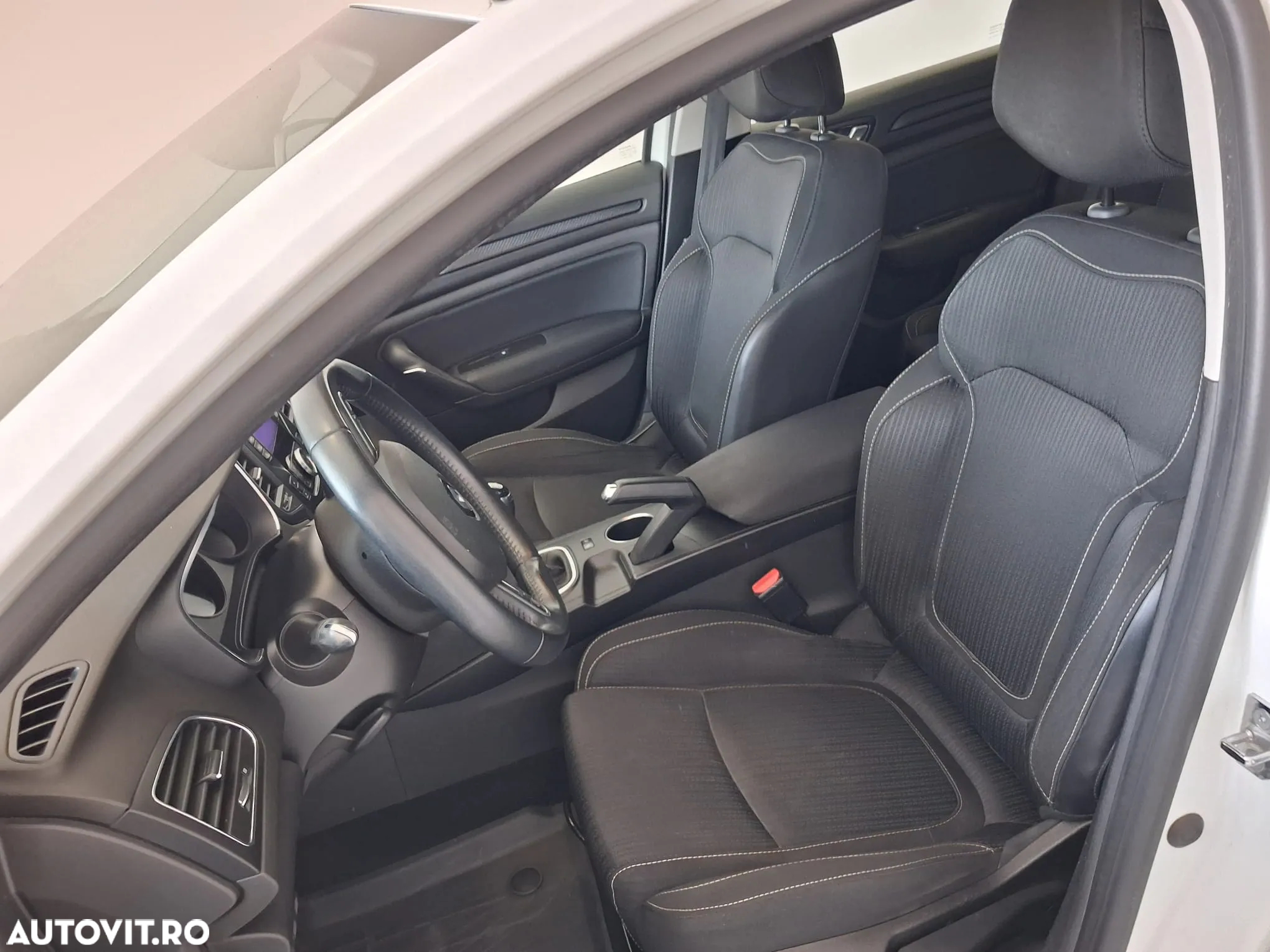 Renault Megane Estate TCe GPF Zen - 15