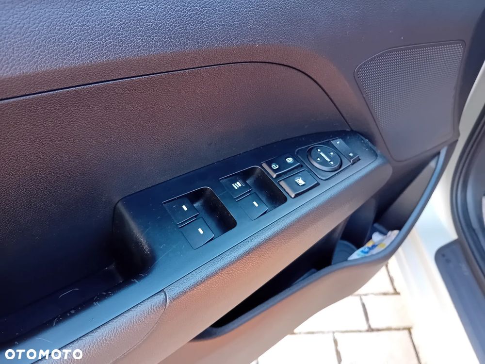 Hyundai Elantra 1.6 Style - 16