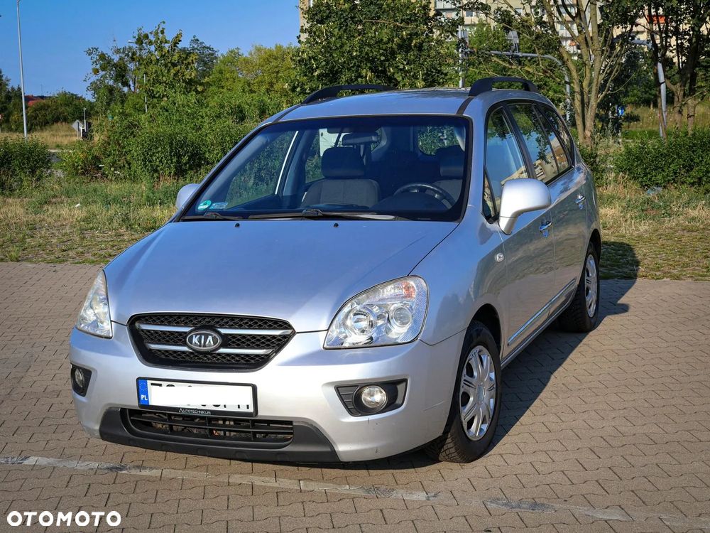 Kia Carens - 2