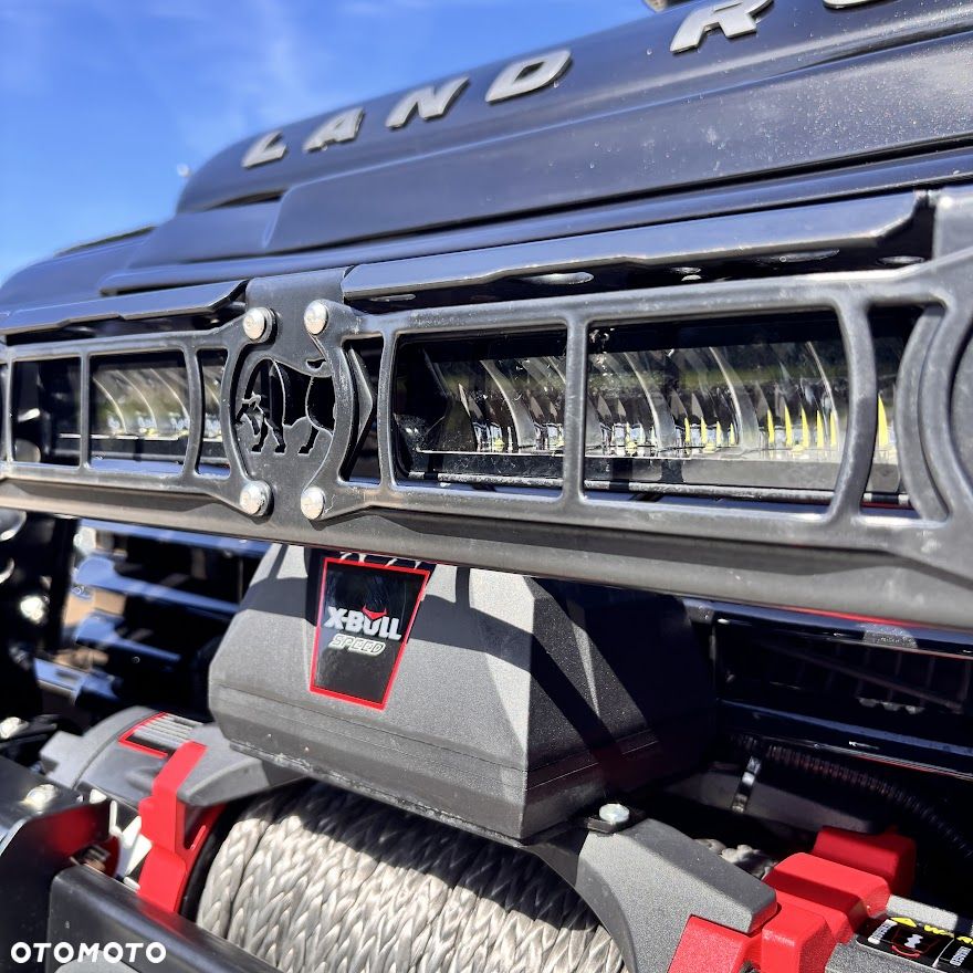 Land Rover Defender 2.4 TD4 SE - 9