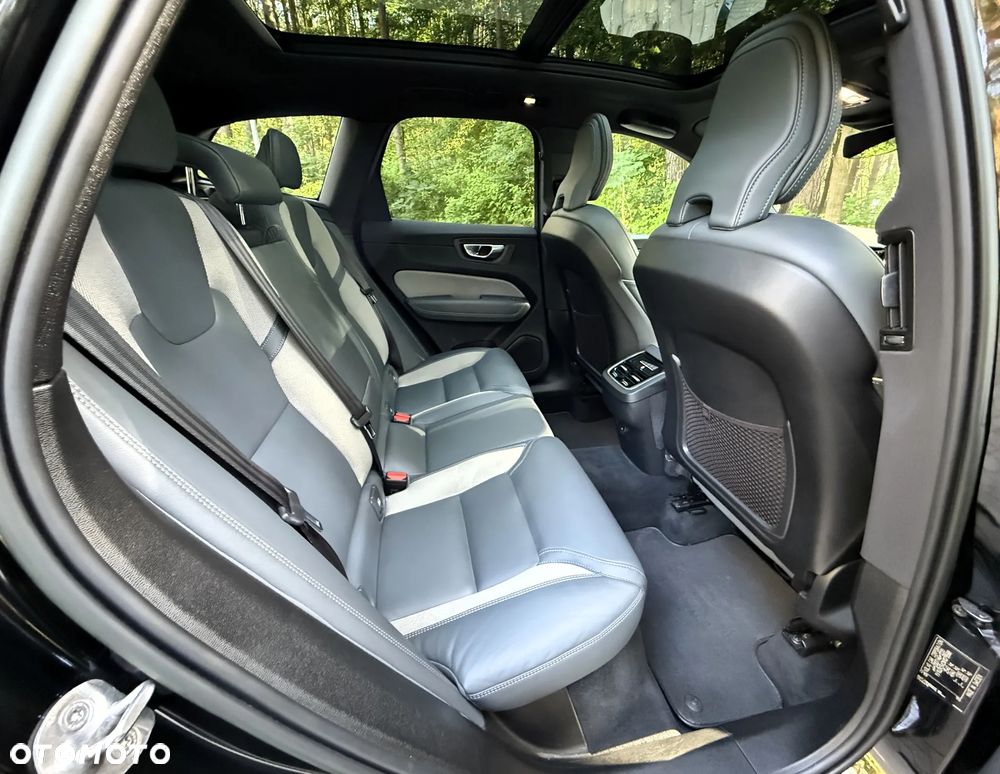 Volvo XC 60 B4 D AWD R-Design - 26