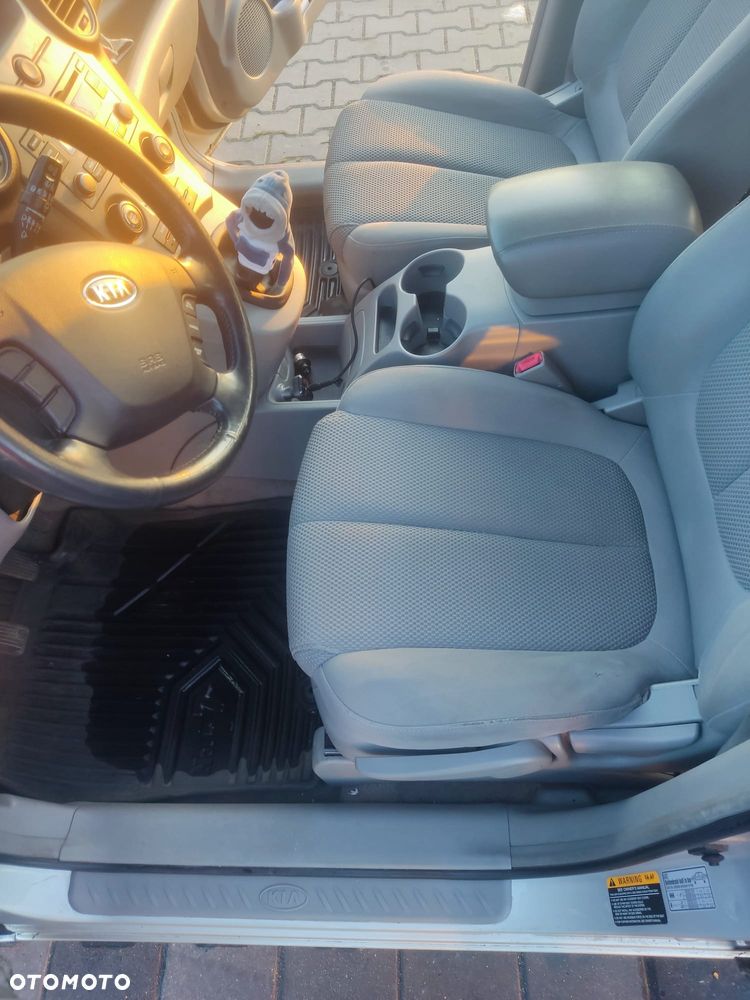 Kia Carens 2.0 CRDi EXpedition - 9