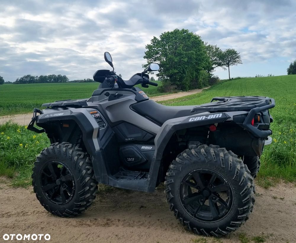 Can-Am Outlander - 3