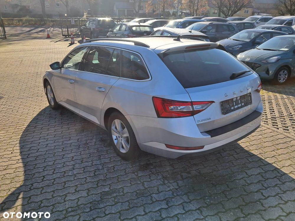 Skoda Superb 2.0 TDI SCR Ambition DSG - 6