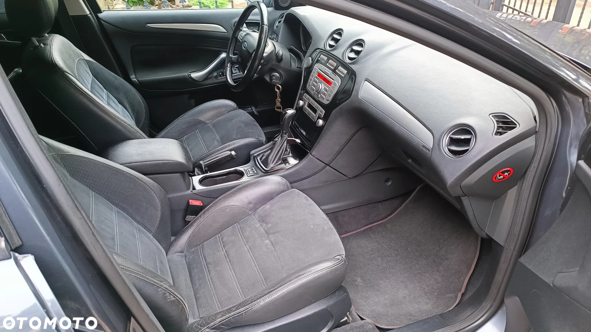 Ford Mondeo 2.0 TDCi Ambiente - 11