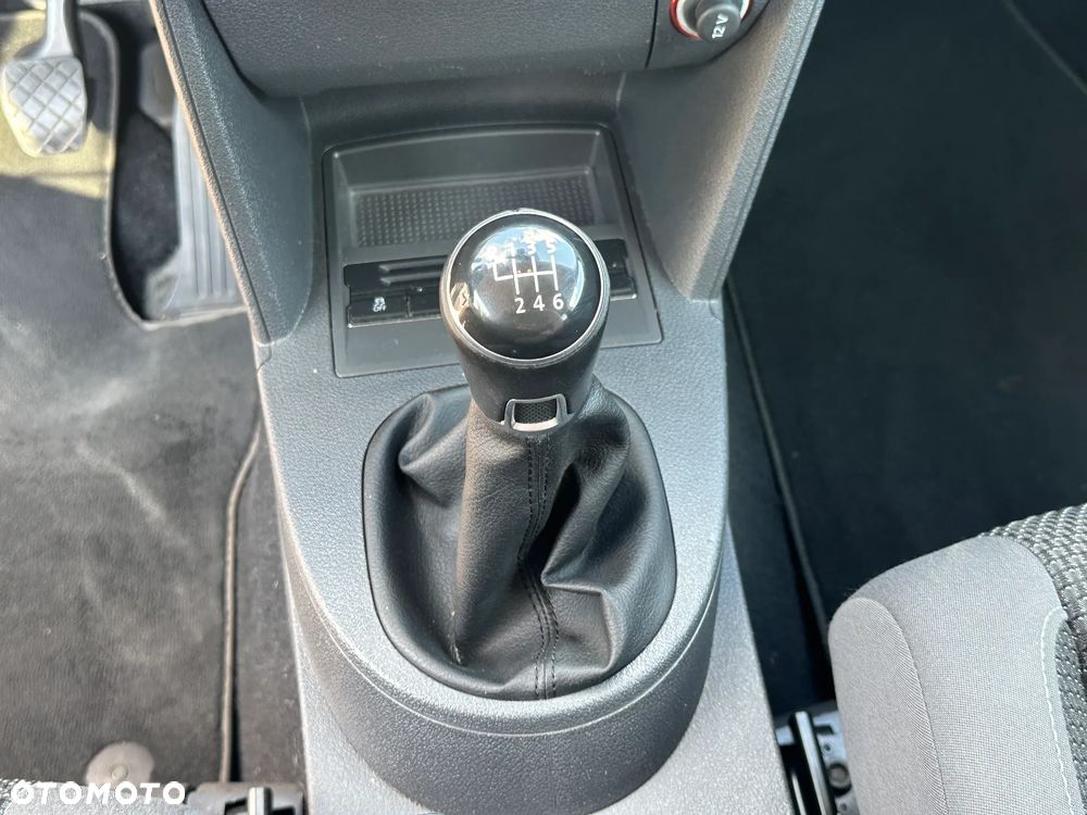 Volkswagen Touran - 24