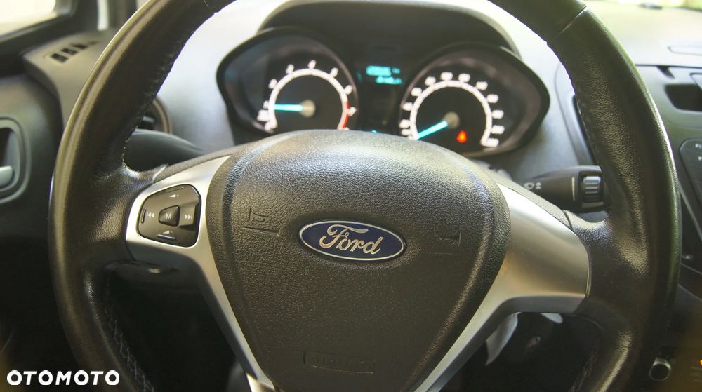 Ford TRANSIT COURIER - 19