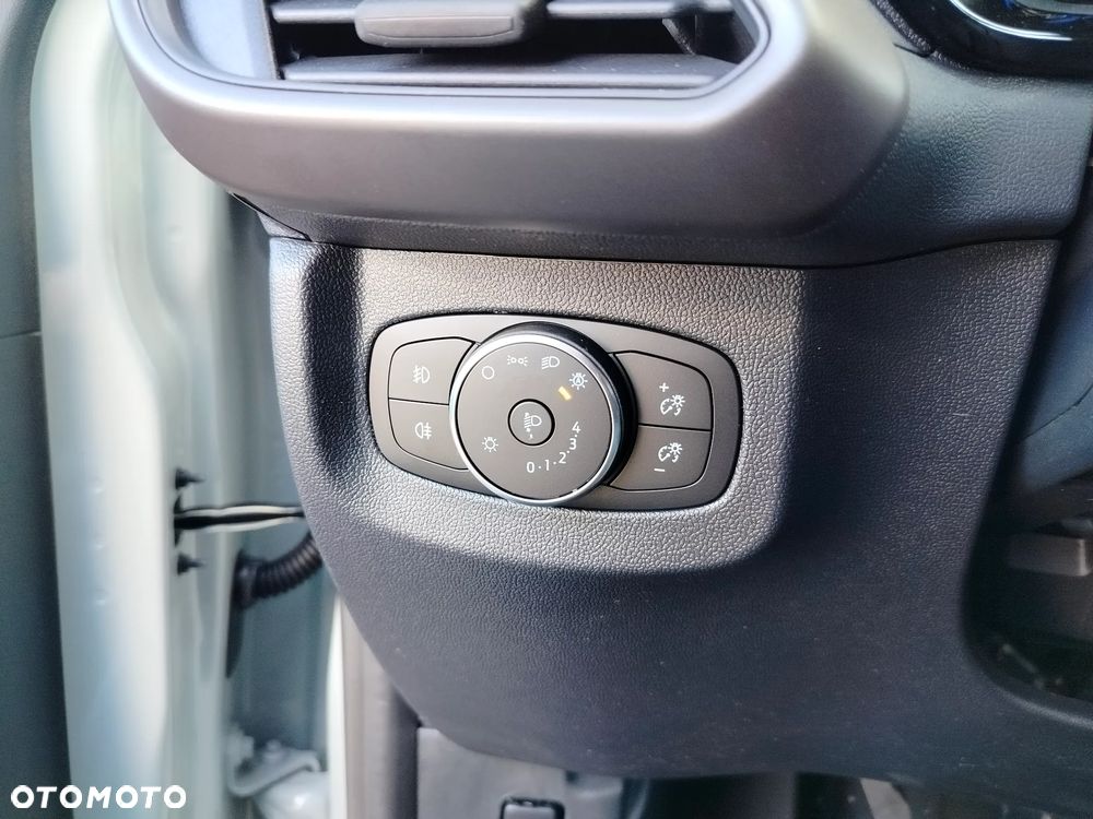Ford Transit Courier - 15