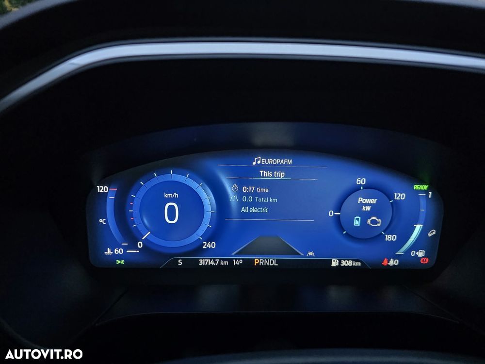 Ford Kuga - 10
