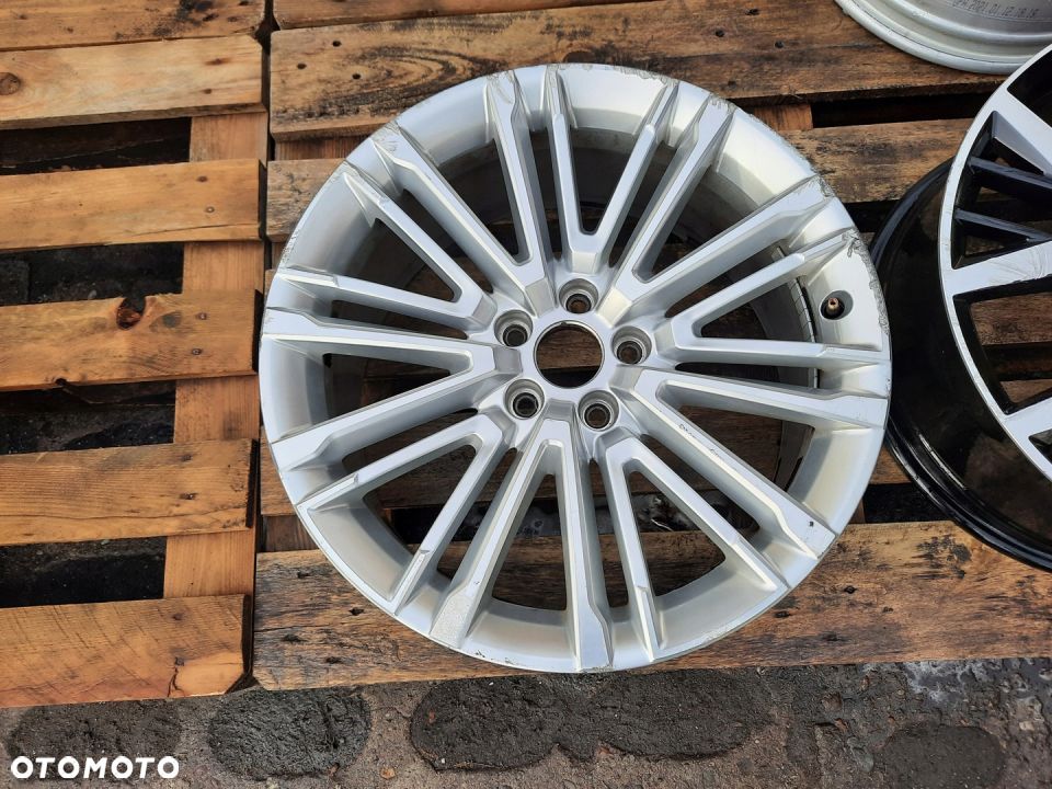 ORYG. AUDI A4 S4 S-LINE B9 8W0 19 8.5J 1808 - 1