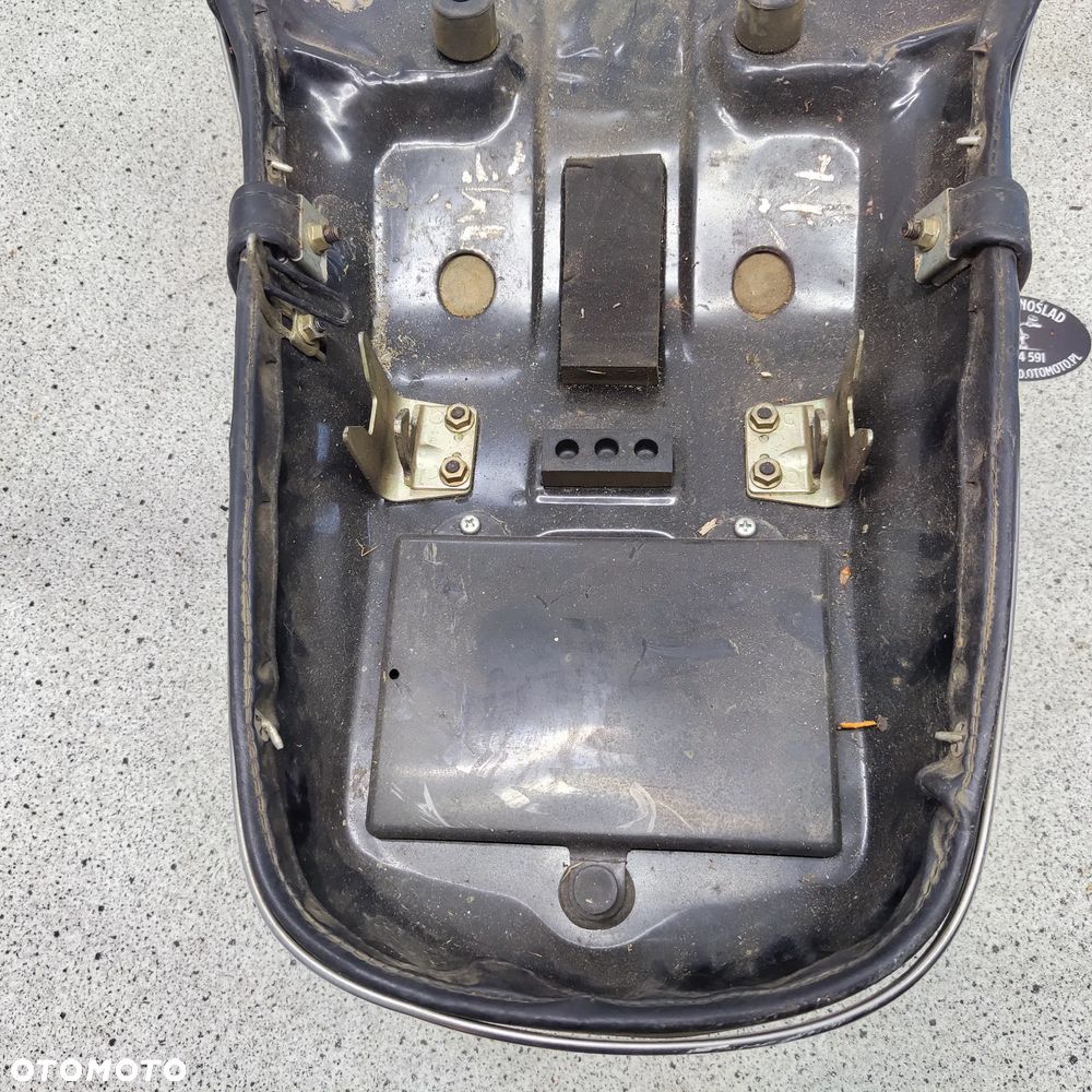 Siedzenie, fotel, kanapa Honda CM 400 CM400 - 19