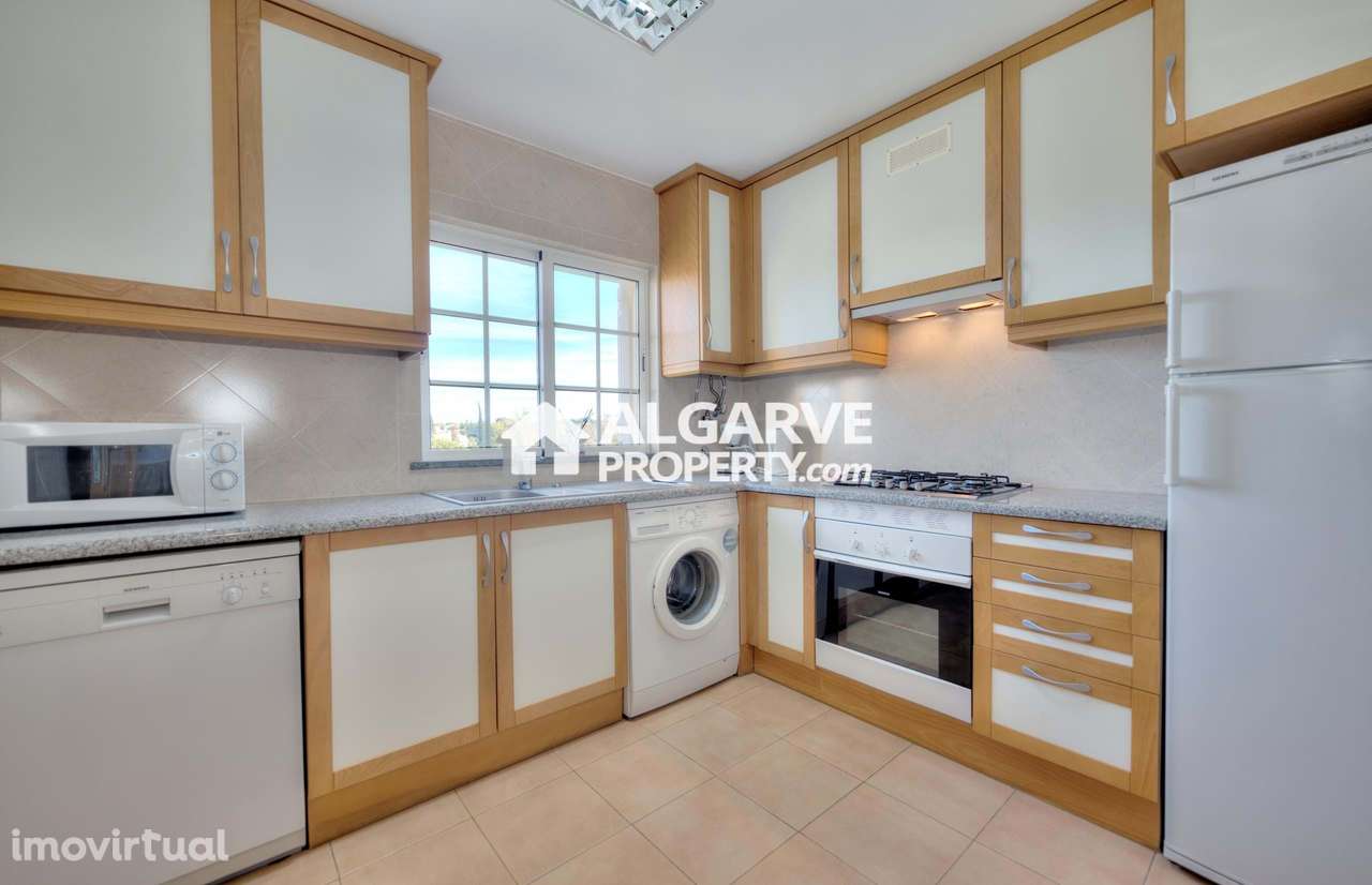 Espaçoso apartamento T2 perto de vários campos de golfe em Vilamoura, - Grande imagem: 3/19