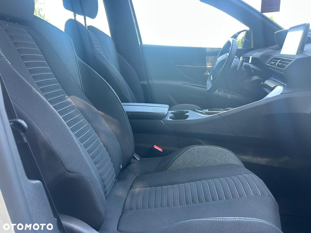 Peugeot 3008 1.5 BlueHDi Active S&S EAT8 - 19