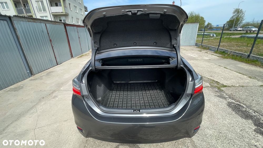 Toyota Corolla 1.6 Comfort - 11