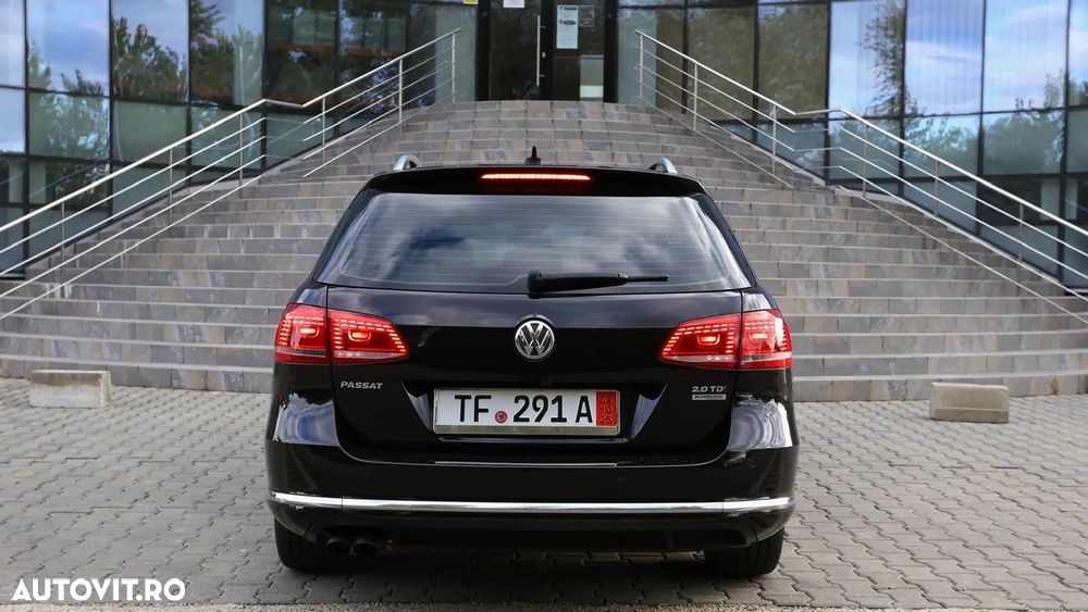 Volkswagen Passat Variant 2.0 TDI BlueMotion Technology DSG Highline - 9