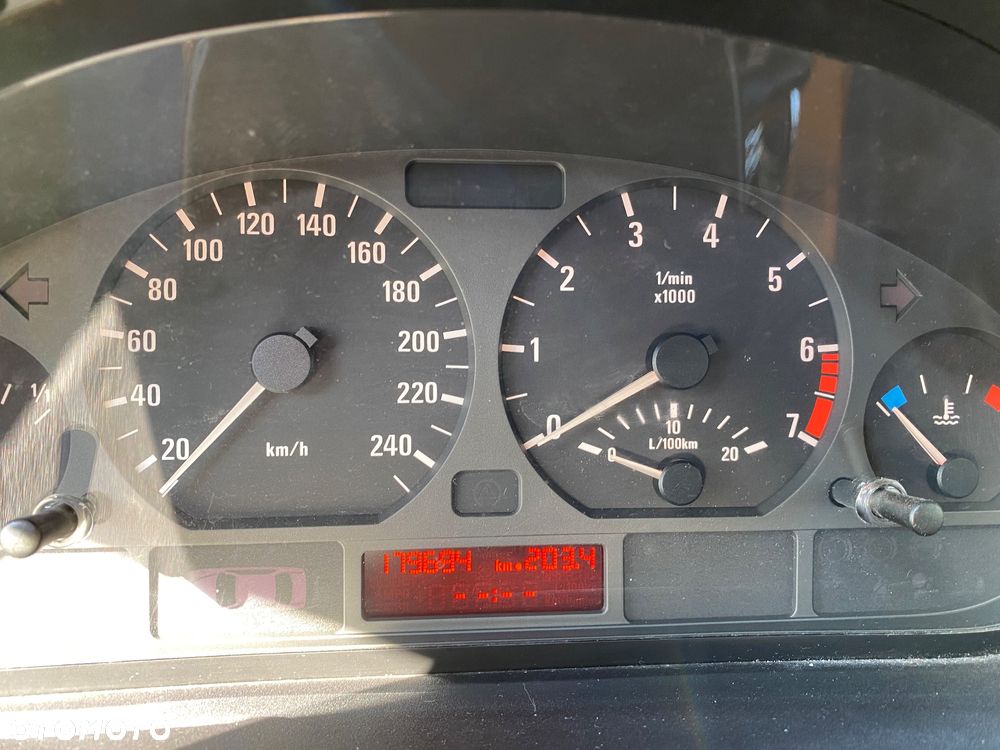 BMW Seria 3 316i Edition Exclusive - 12