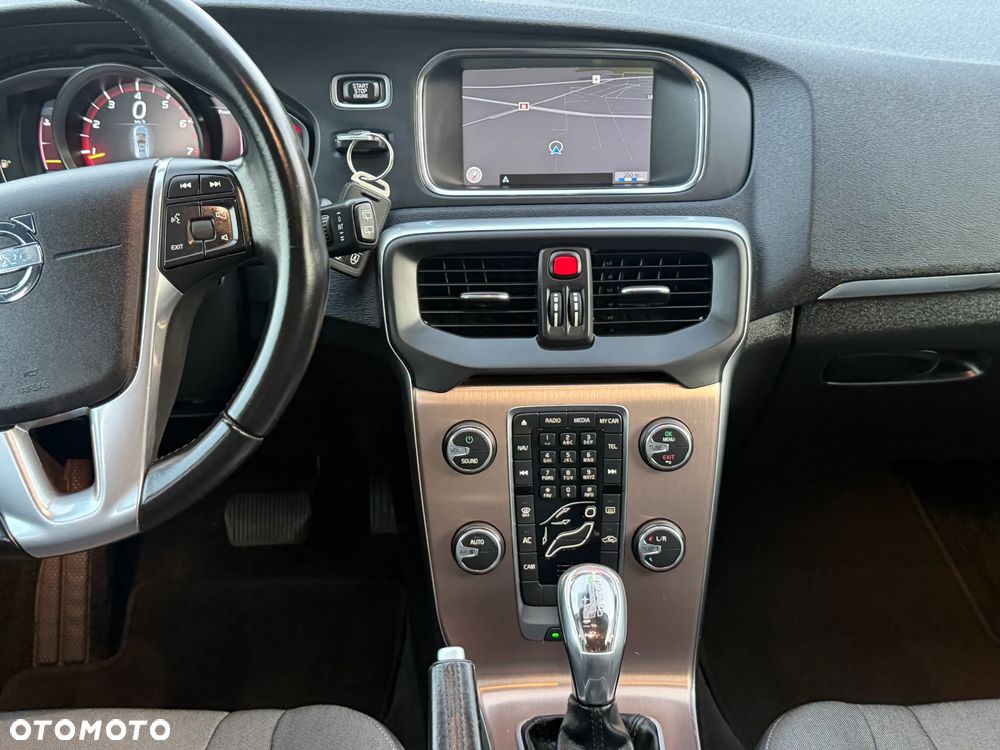 Volvo V40 T4 Powershift Momentum - 16