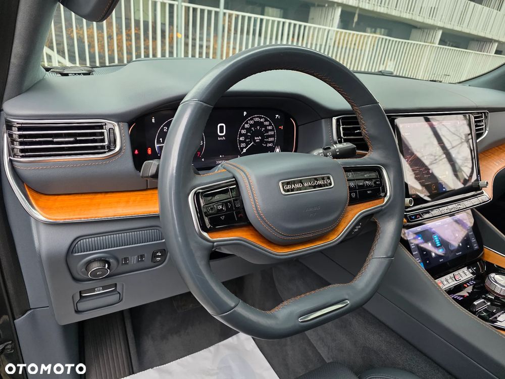 Jeep Grand Wagoneer - 7