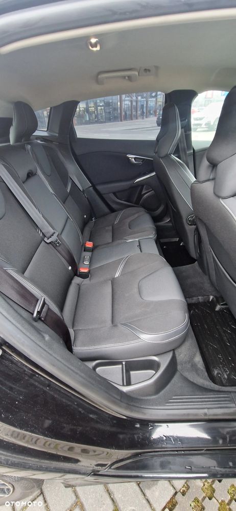 Volvo V40 D2 Momentum - 9