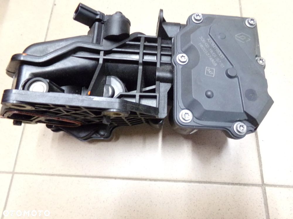 Przepustnica renault Trafic Opel Vivaro Nissan Juke Mercedes W447  A2C53350932