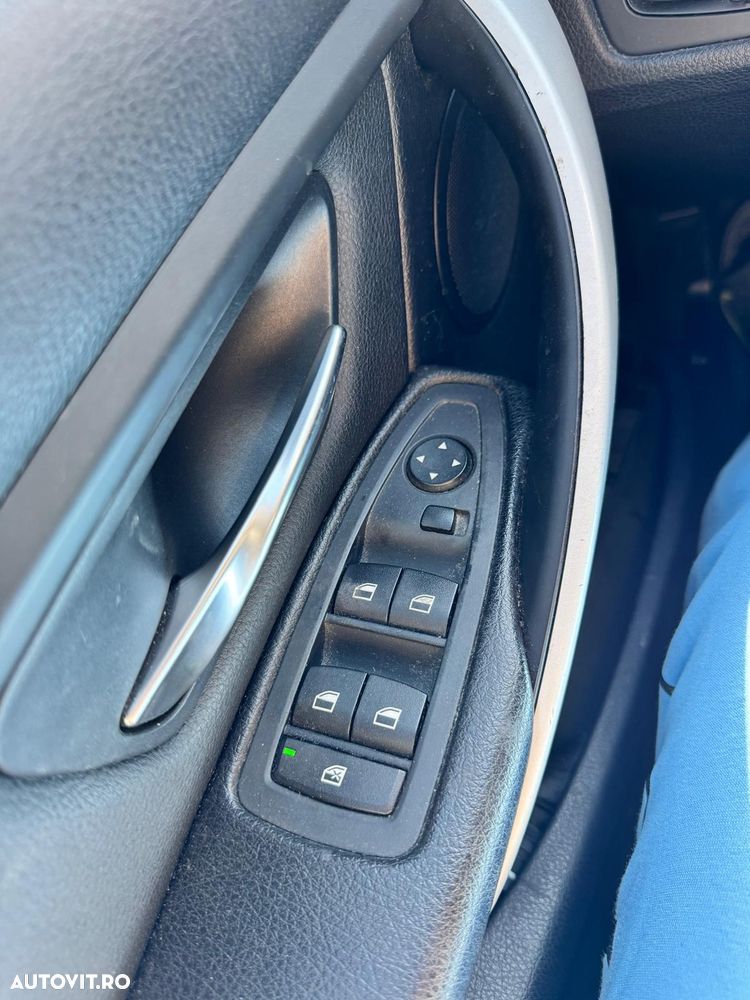 BMW Seria 3 320i Aut. - 23