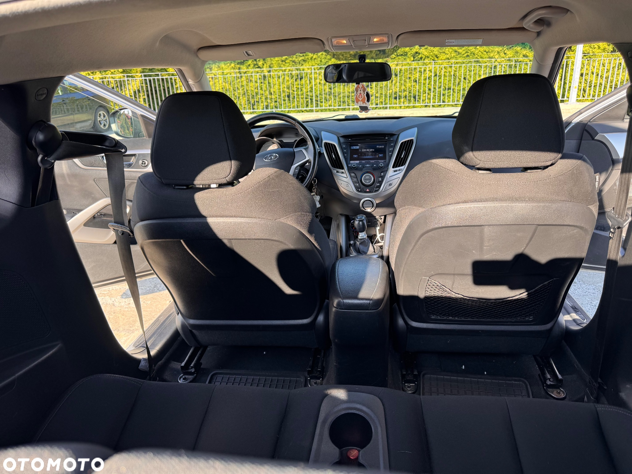 Hyundai Veloster 1.6 GDI Comfort - 16
