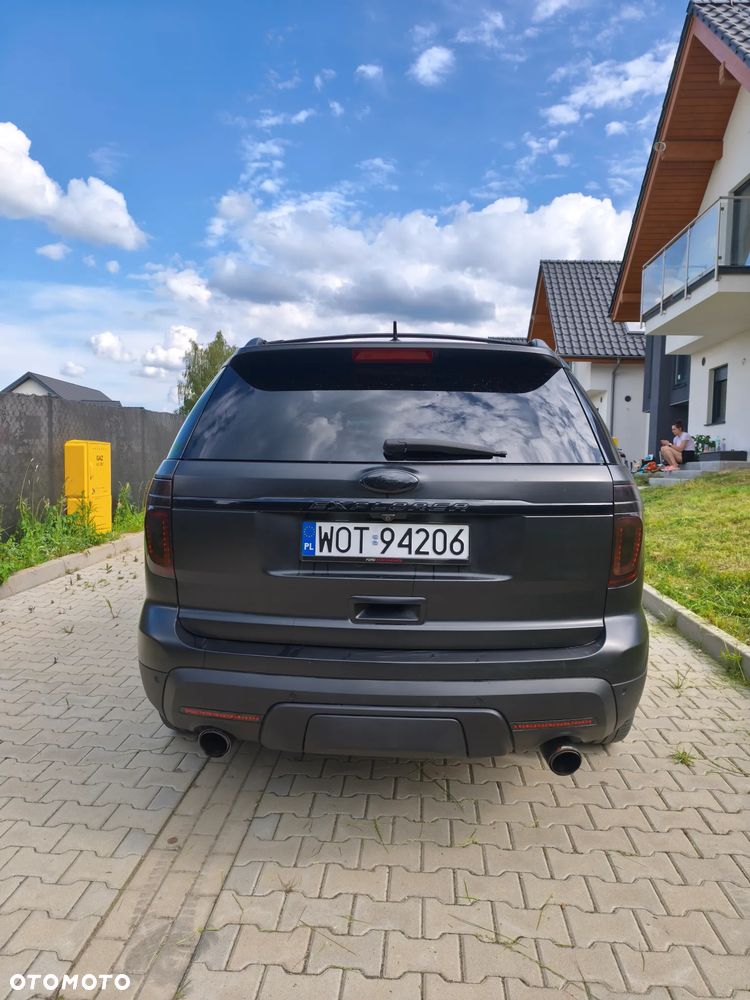 Ford Explorer - 4