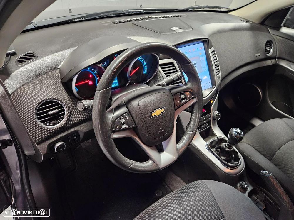 Chevrolet Cruze 1.6 LT - 11