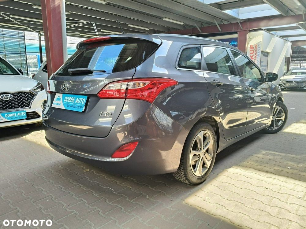 Hyundai i30 blue Kombi 1.4 Passion - 5