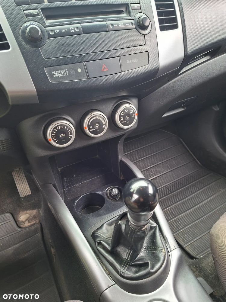Mitsubishi Outlander 2.0 DID Intense - 4