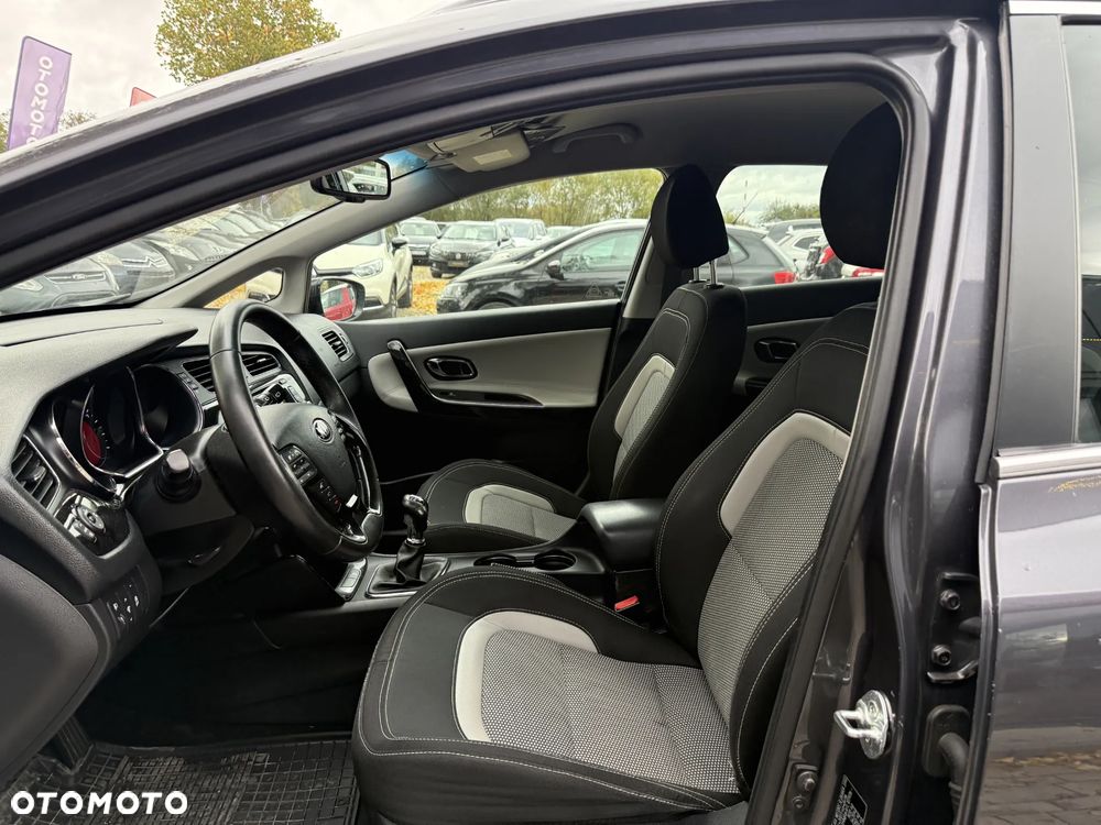 Kia Ceed 1.6 CRDi SCR L - 23