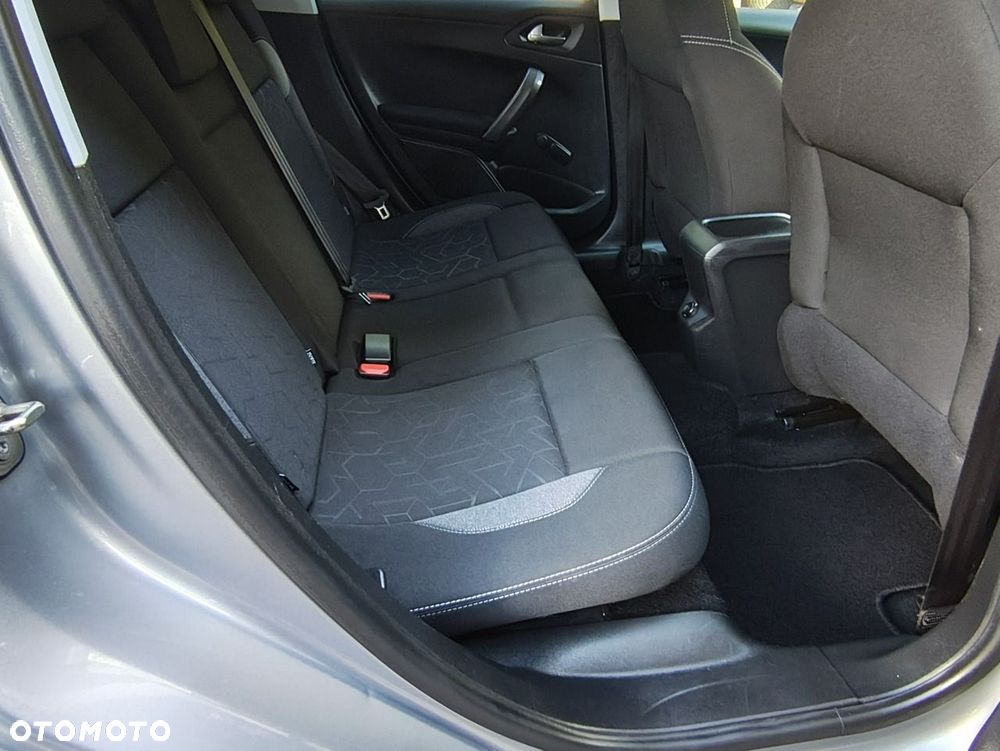 Peugeot 2008 1.6 BlueHDi Active S&S - 28