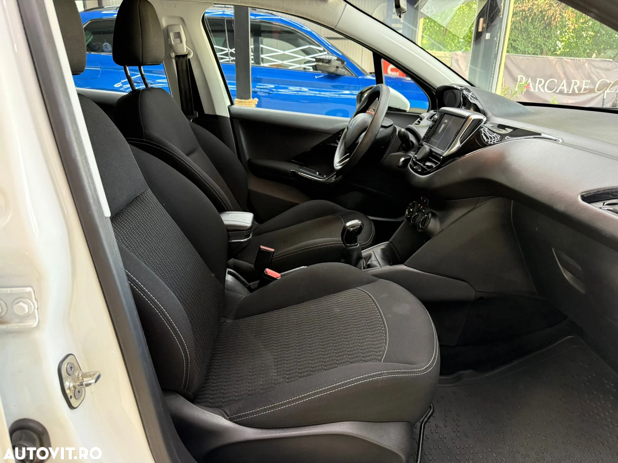 Peugeot 208 1.2 L PureTech Access - 22