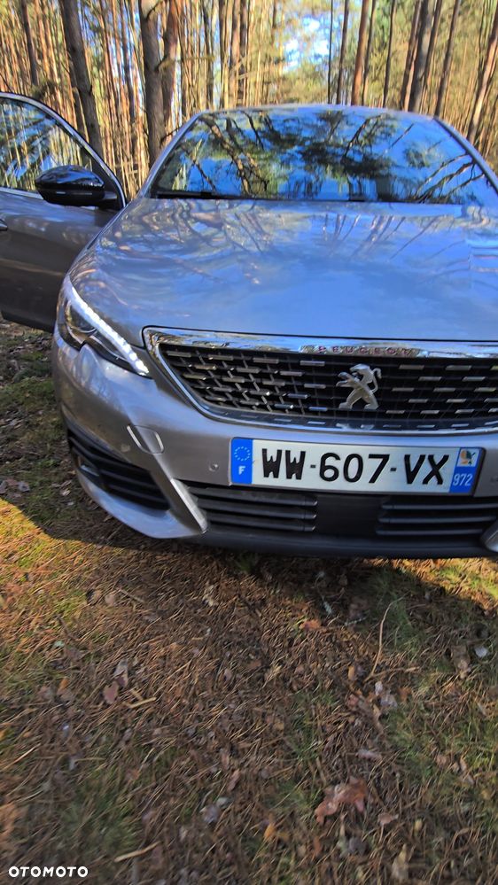 Peugeot 308 - 8