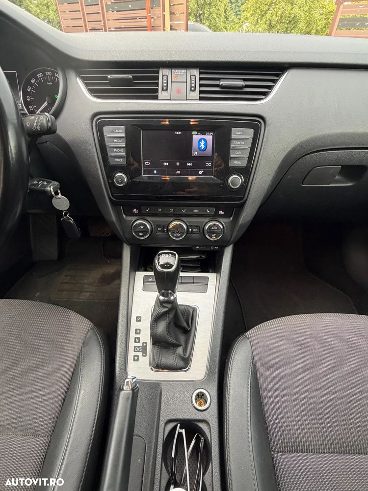 Skoda Octavia 2.0 TDI Green tec DSG Elegance - 17