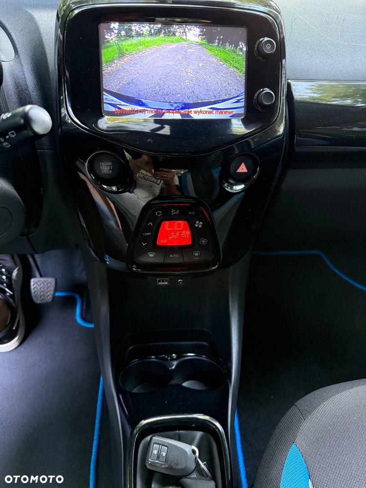 Toyota Aygo x-play touch - 13