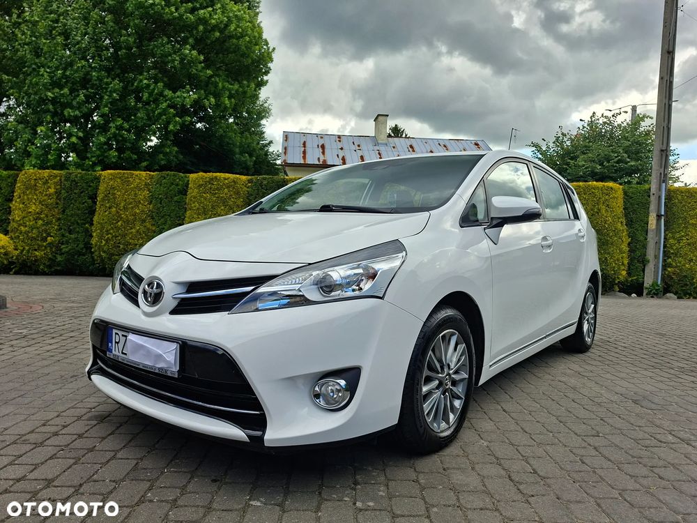 Toyota Verso 1.6 D-4D Premium - 3