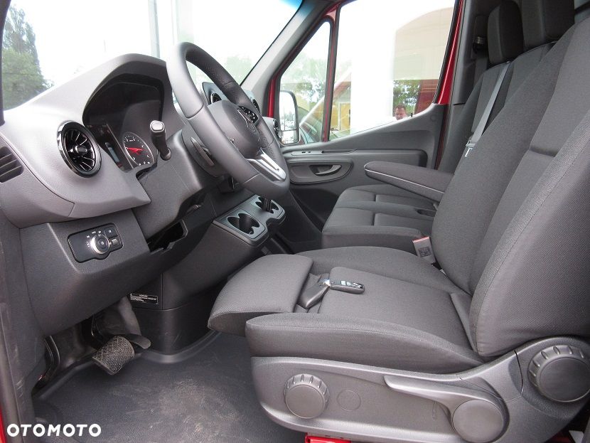 Mercedes-Benz Sprinter - 17