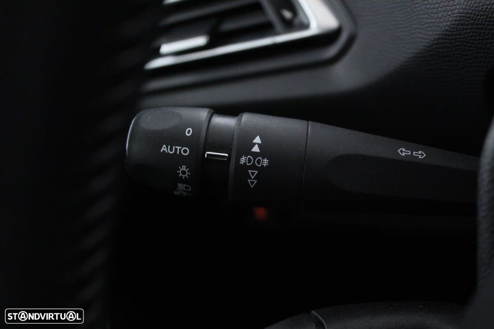 Peugeot 308 SW 1.5 BlueHDi Style - 24