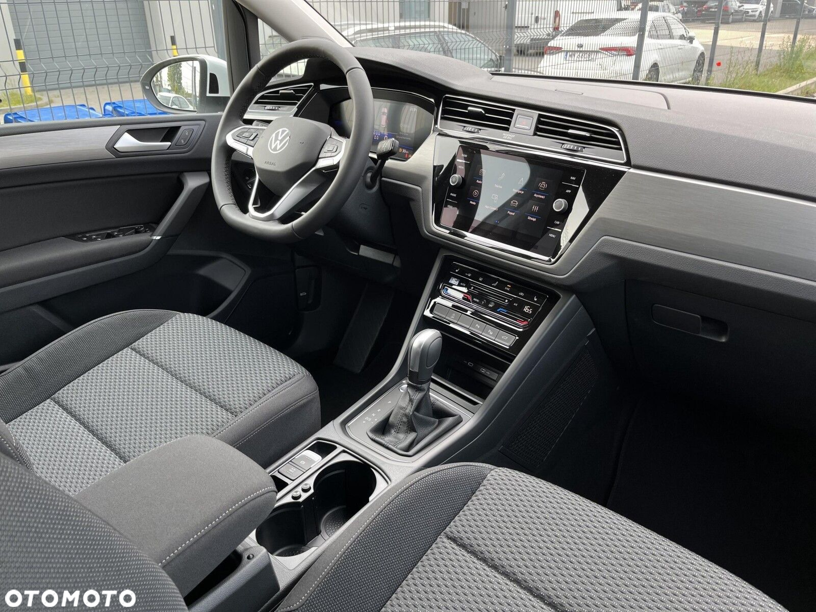 Volkswagen Touran - 35