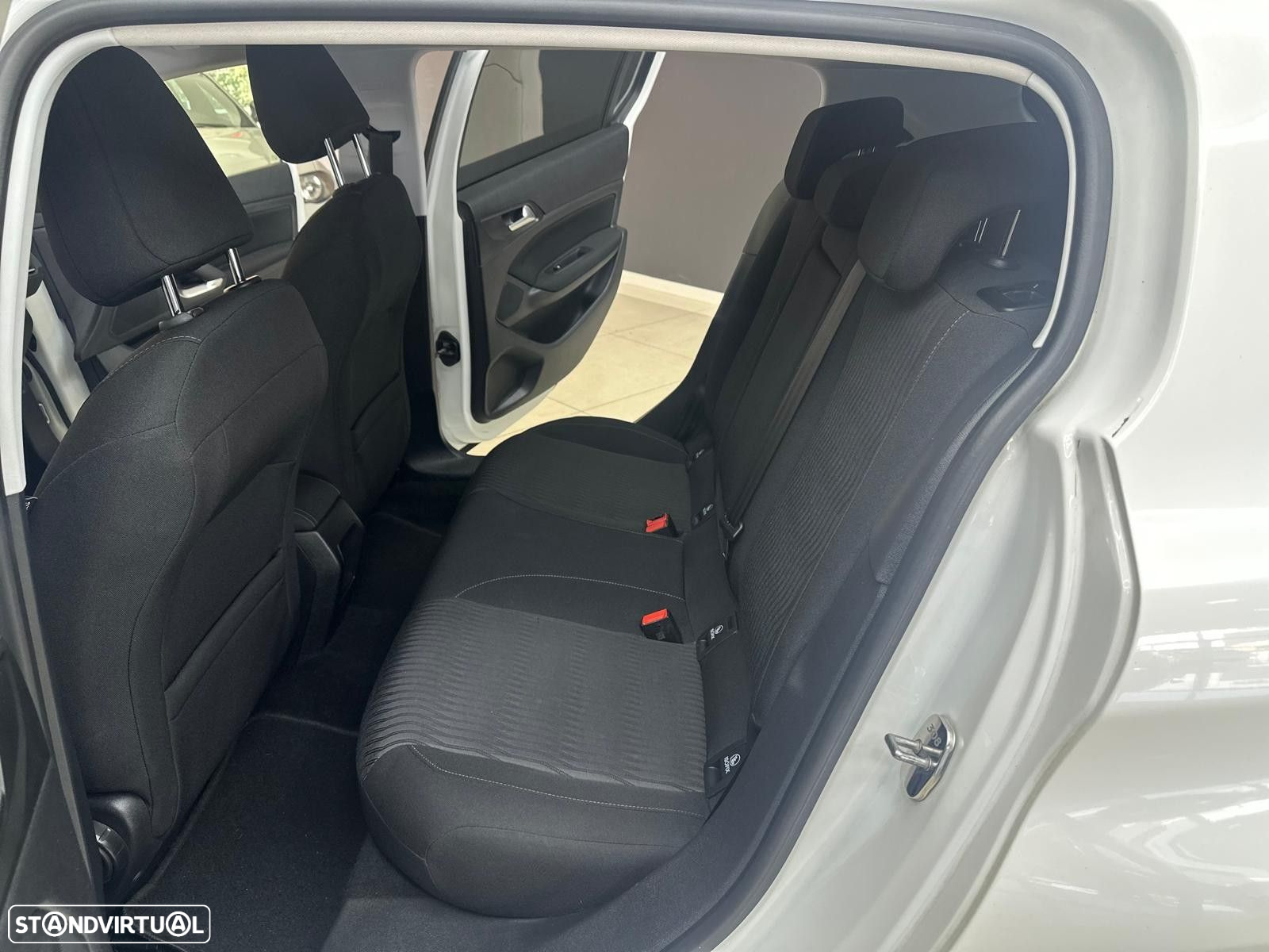 Peugeot 308 1.6 BlueHDi Style - 16