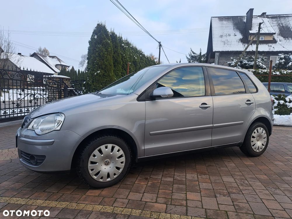 Volkswagen Polo 1.6 Tour - 17