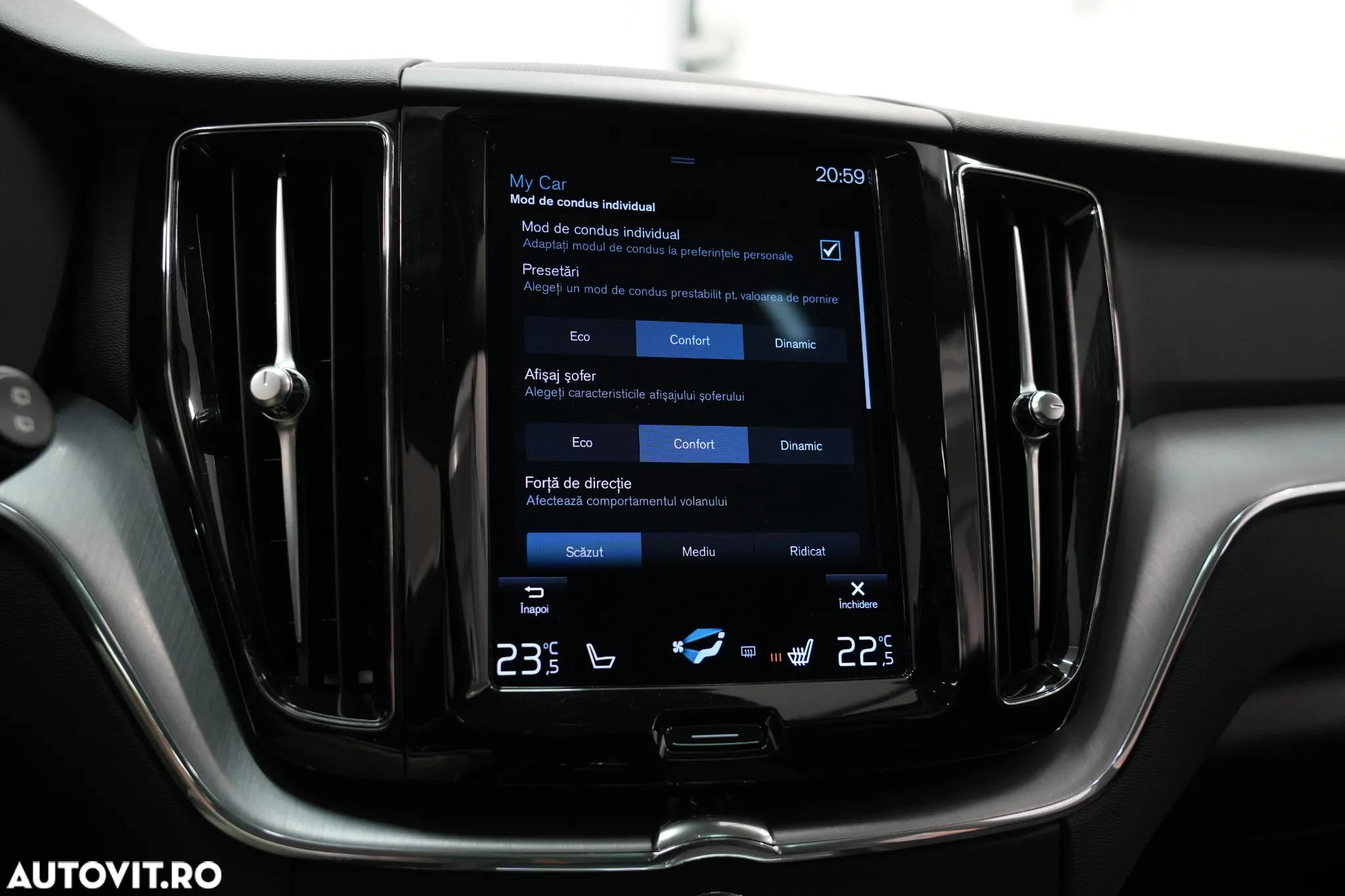 Volvo XC 60 B4 D AWD Geartronic Momentum Pro - 29