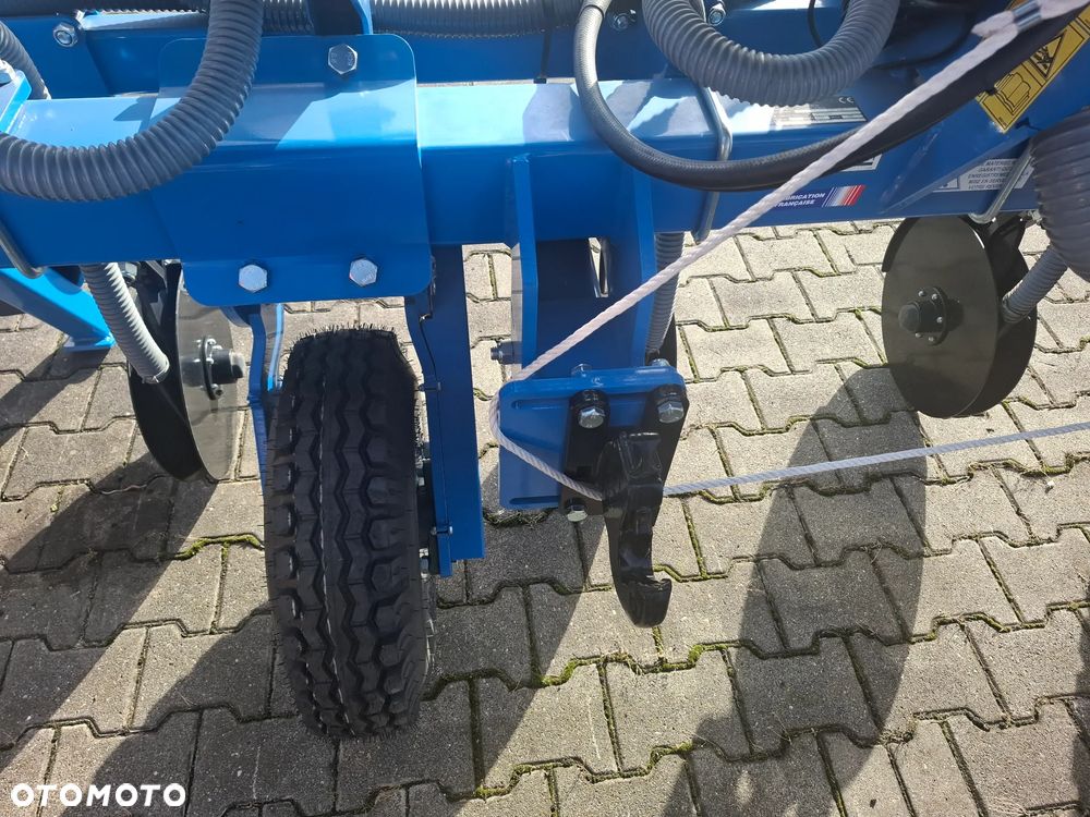 Inny CARRE FERTILOC+ - 24