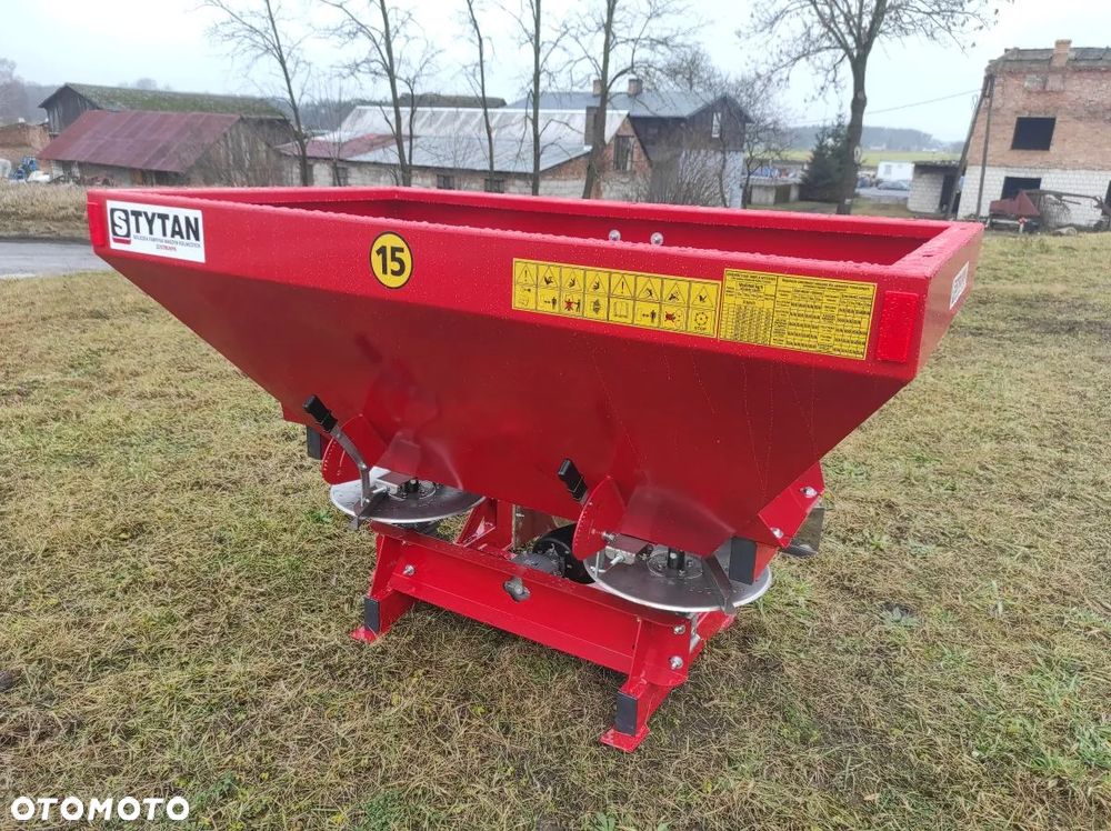 Rozsiewacz nawozu do nawozów Strumyk Tytan 400L 600L 800L 1000L 1200L - 2