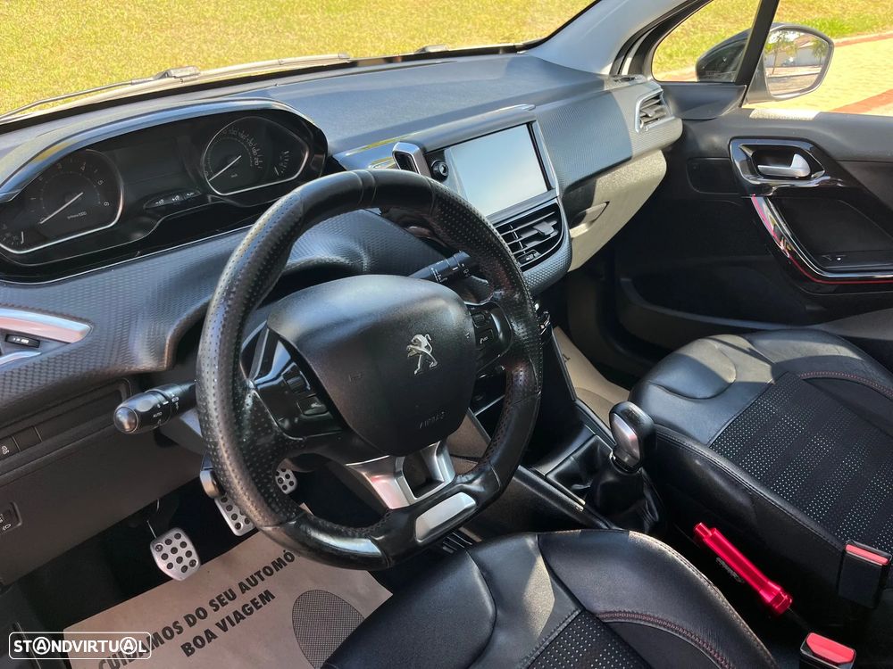 Peugeot 208 1.6 BlueHDi GT Line - 5